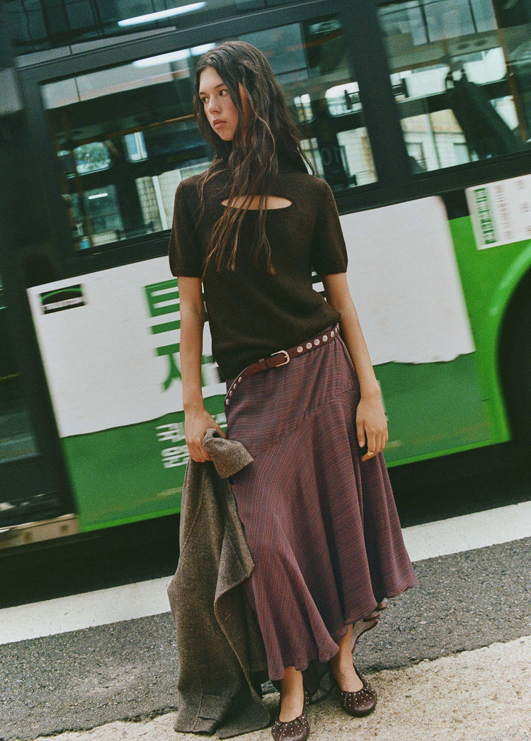 Short-sleeve cut-out sweater with perk neckline