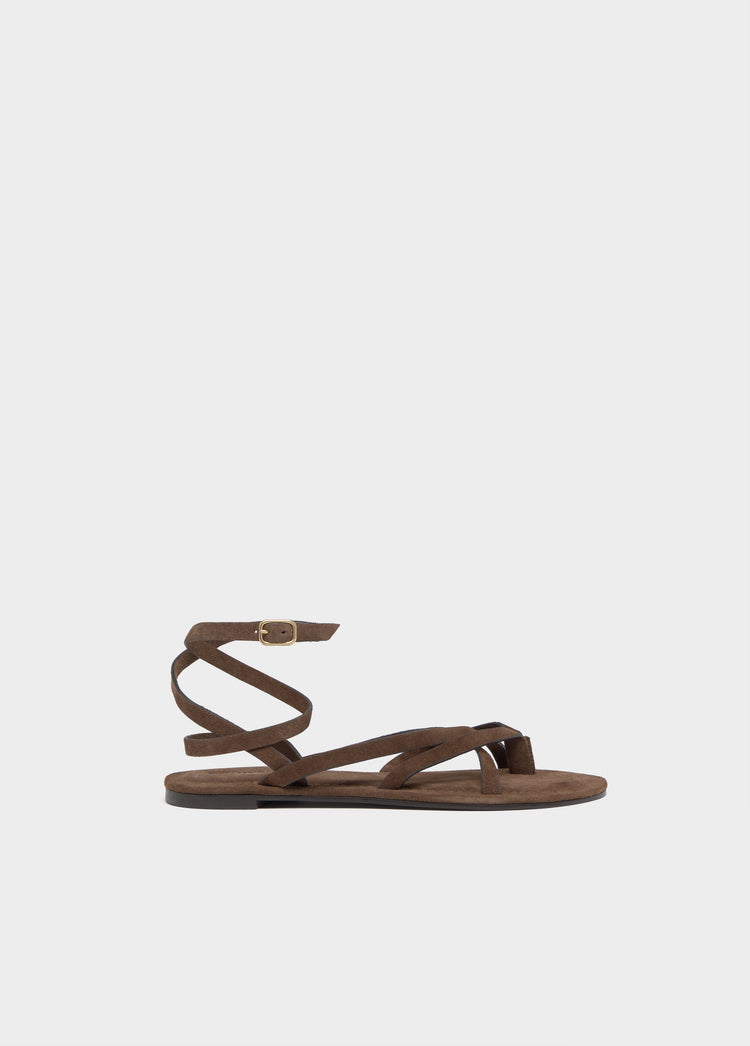 Flache Sandale mit Wildlederriemen
