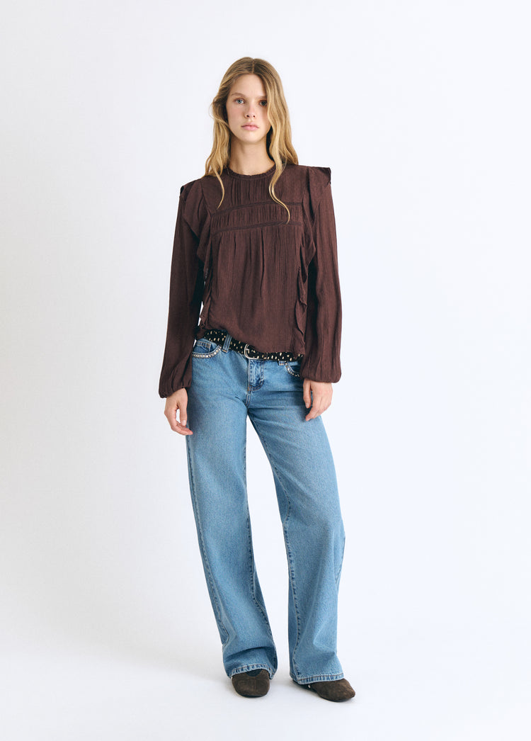 Blusa cuello caja volantes