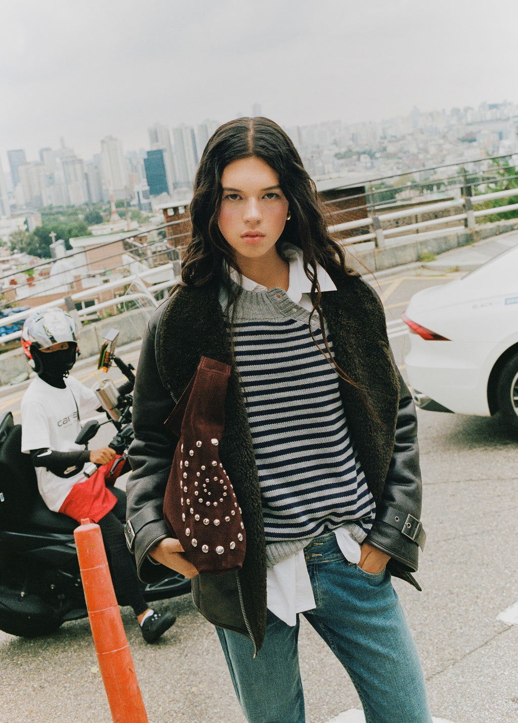 Shoulder bag with spiral studs
