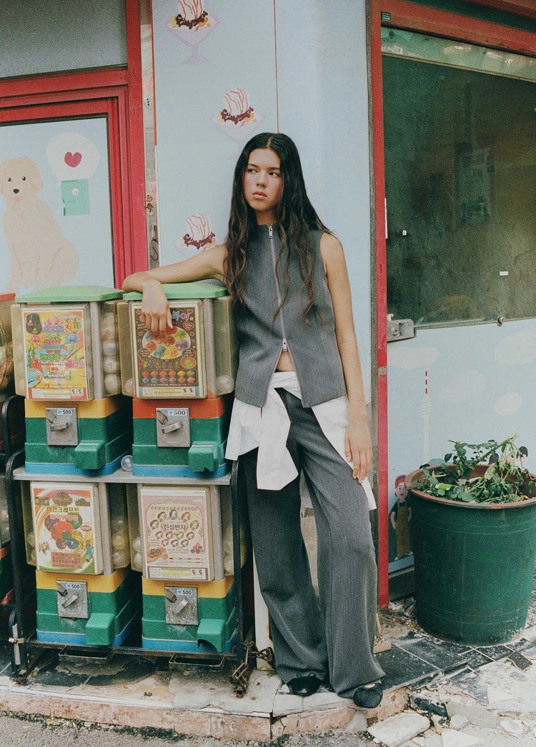 Trousers with zip detail