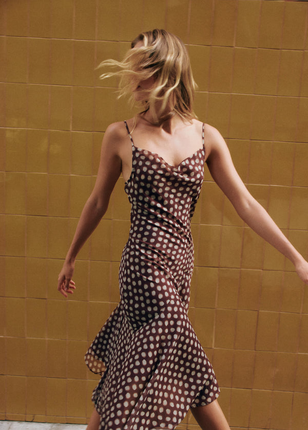Vestido largo tirantes estampado topos