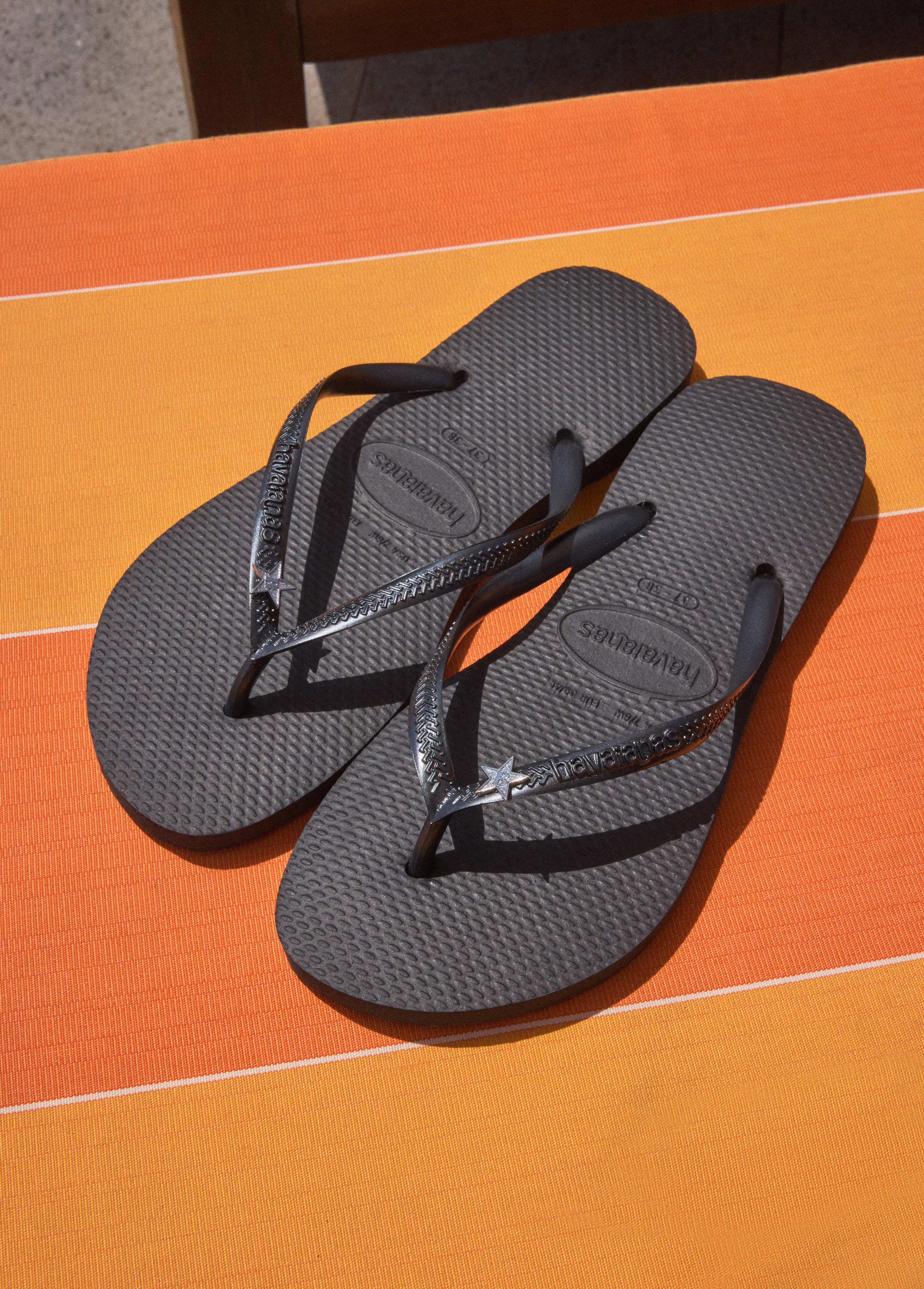 Havaianas sandals pin x Brownie ®