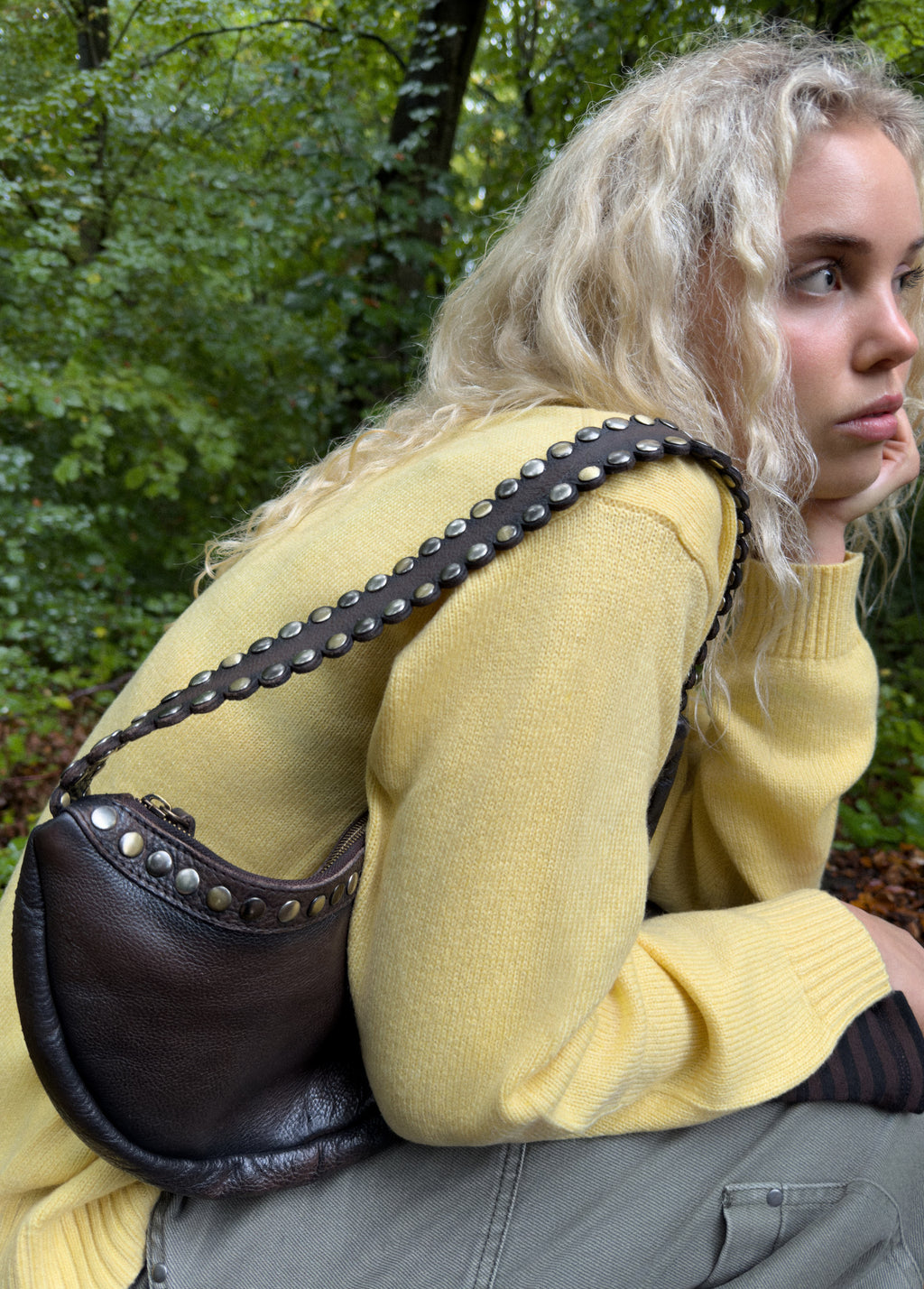 Shoulder bag leather studs