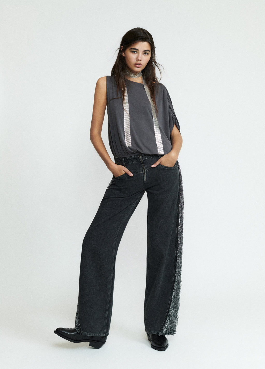Jeans mit seitlichen Fransen
