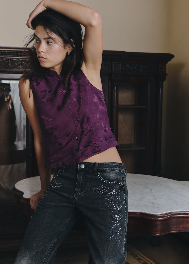 Low-Rise-Jeans mit Blumen-Nieten