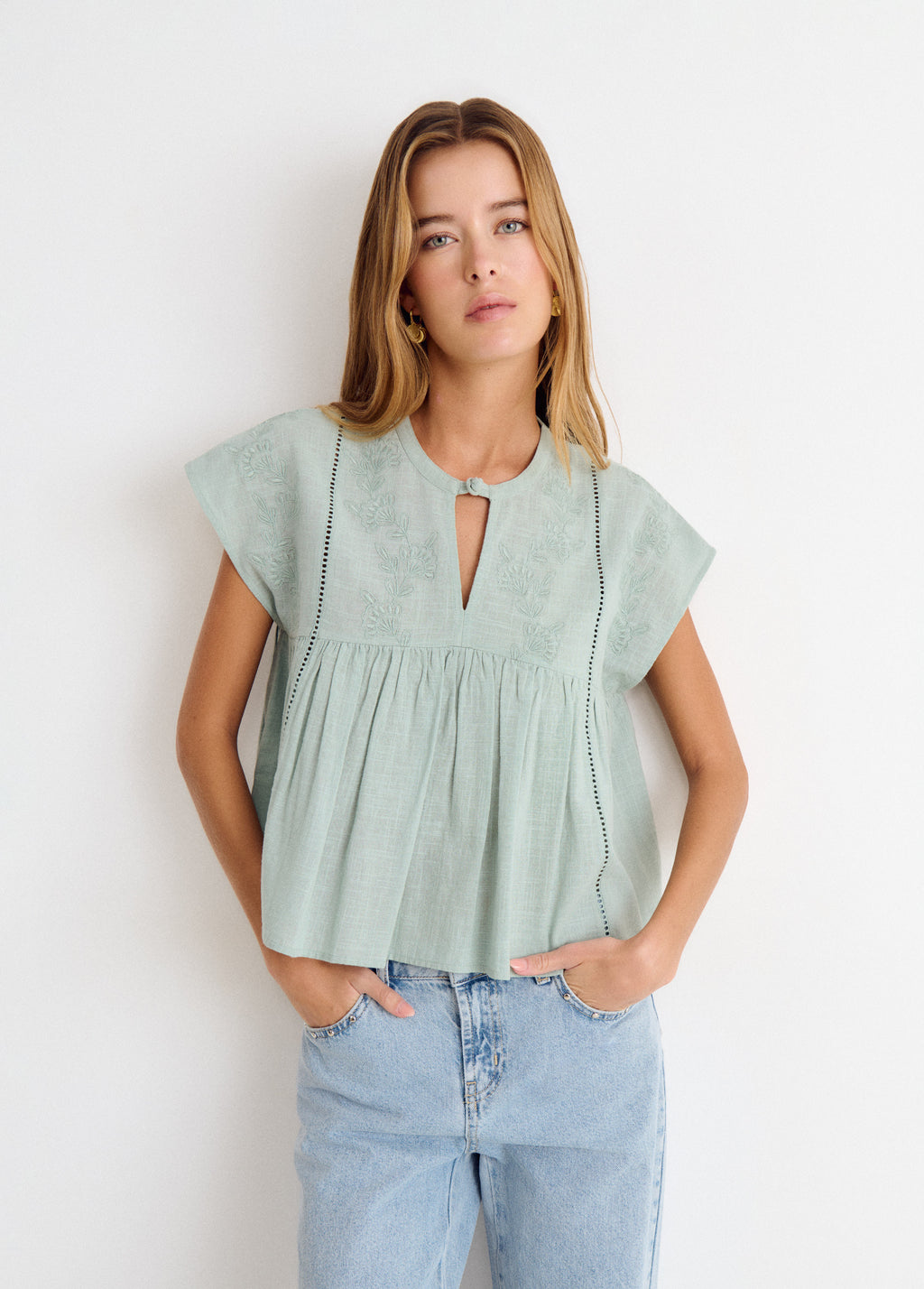 Blusa manga corta bordados