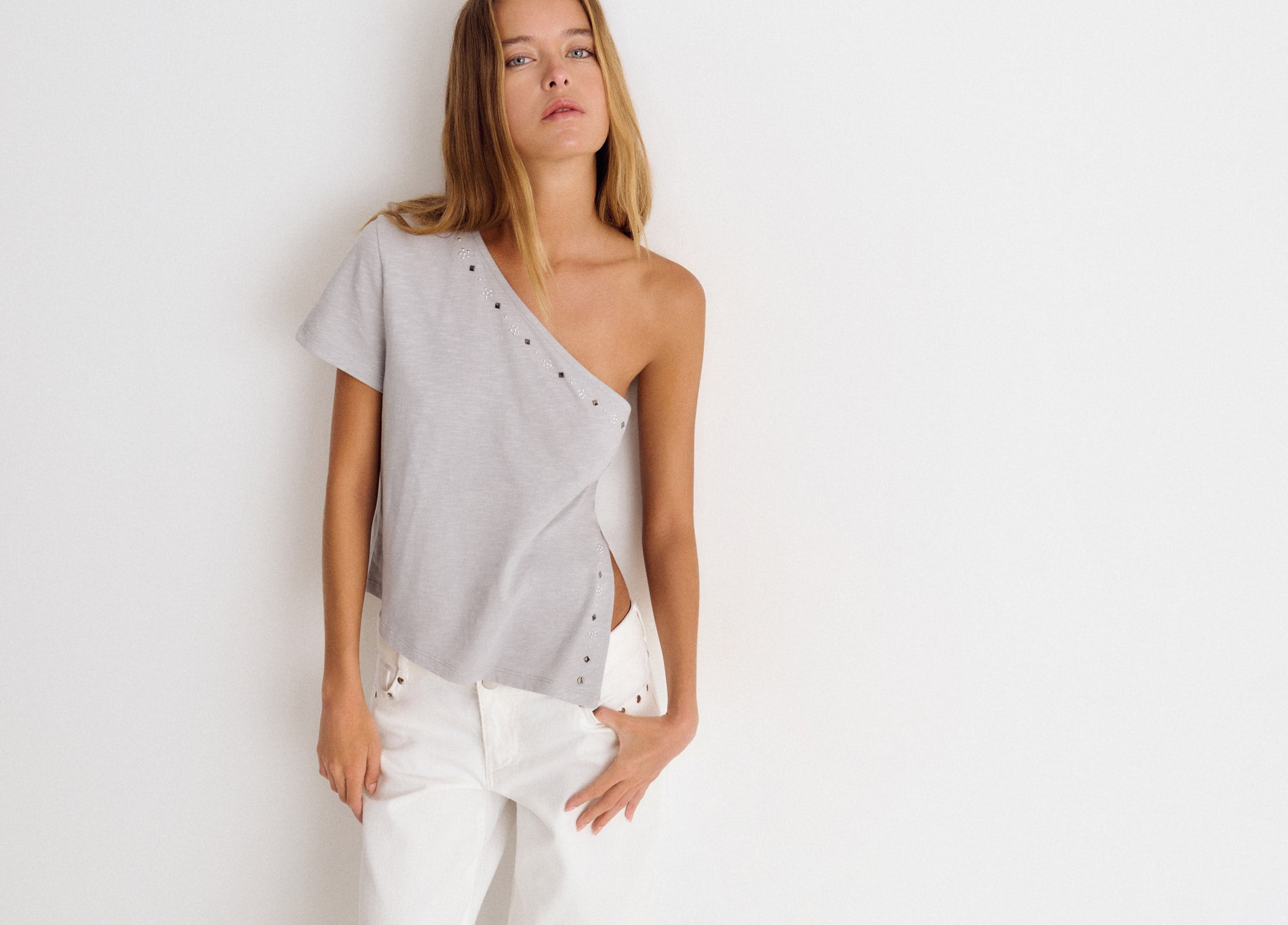 Asymmetric flower studded t-shirt