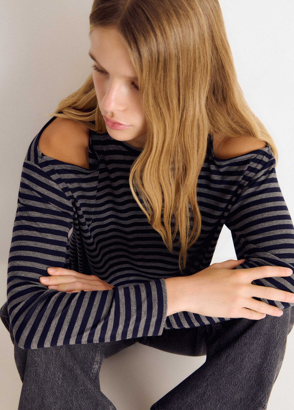 Cut-out striped T-shirt