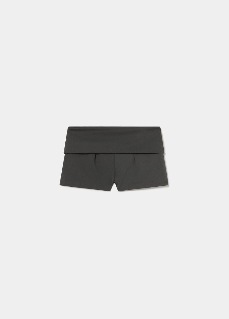 Short con vita a bottoni