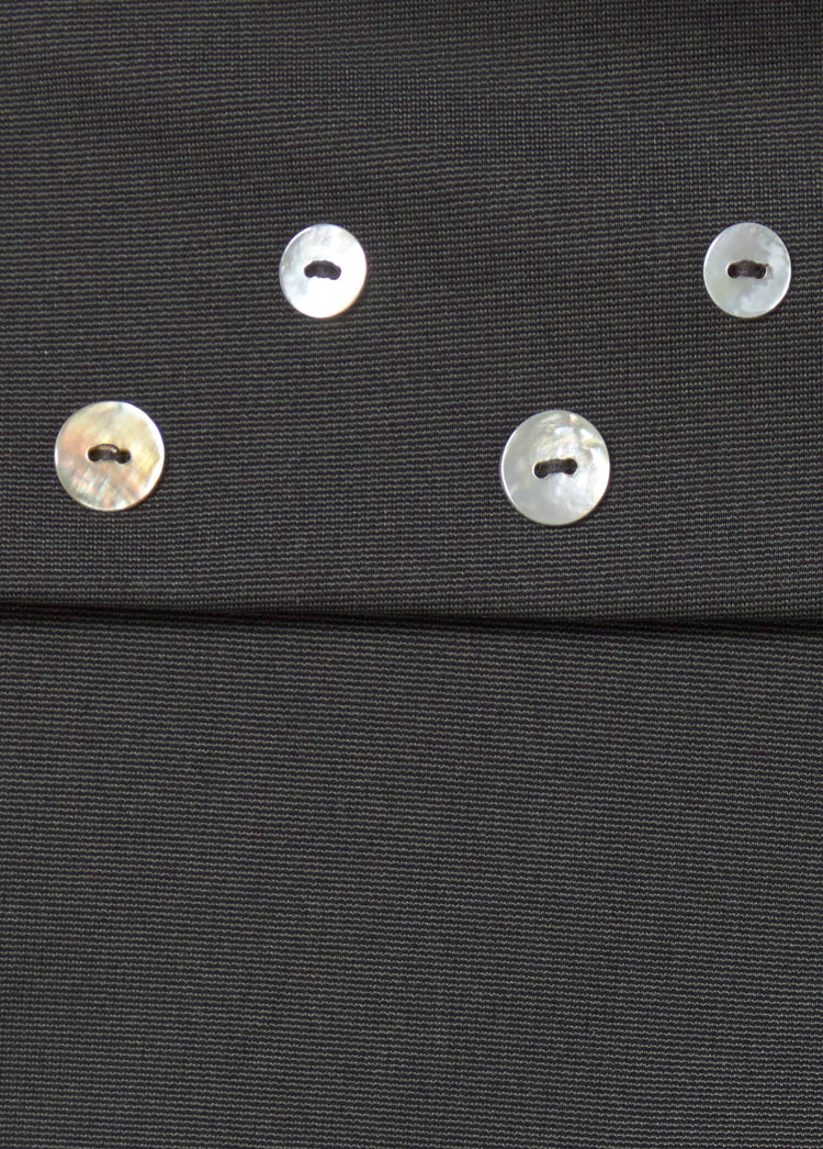 Short con vita a bottoni