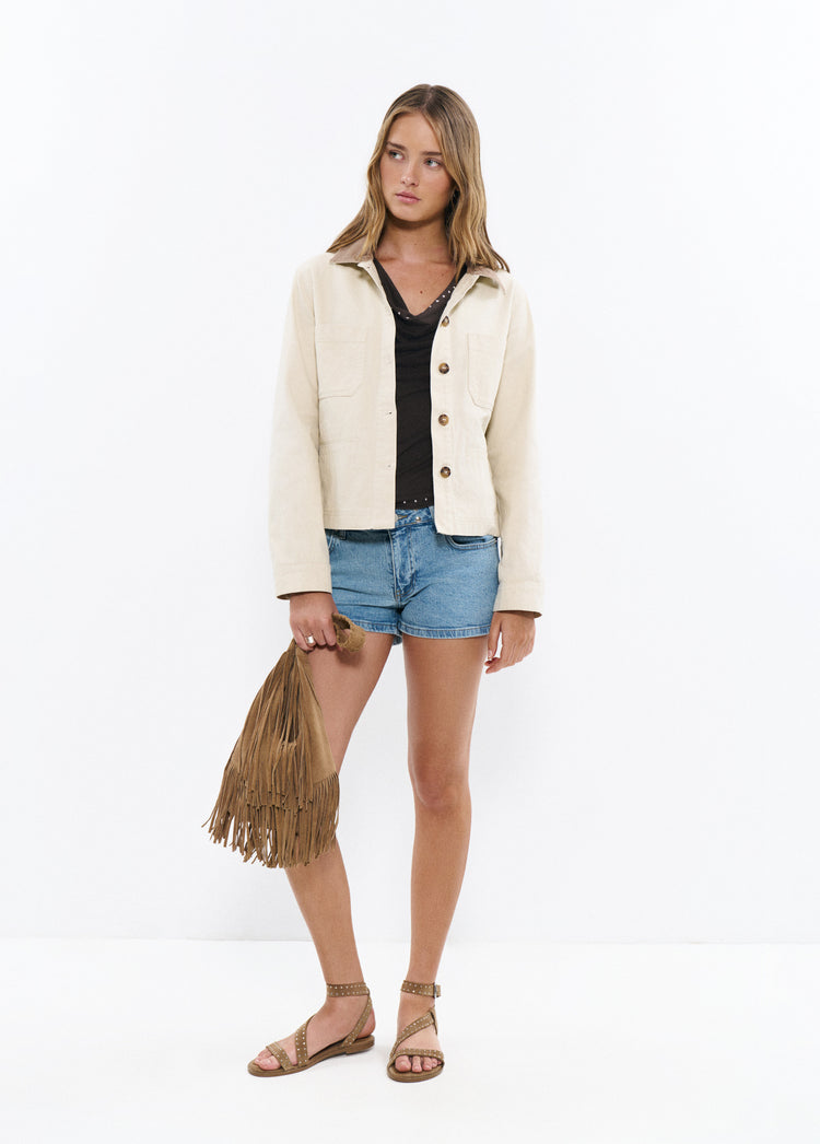 Short jacket with front pockets