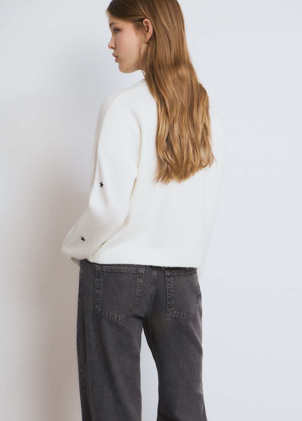 Pullover mit gestickten Sternen
