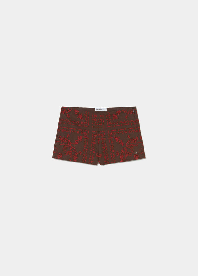 Short bordado contraste