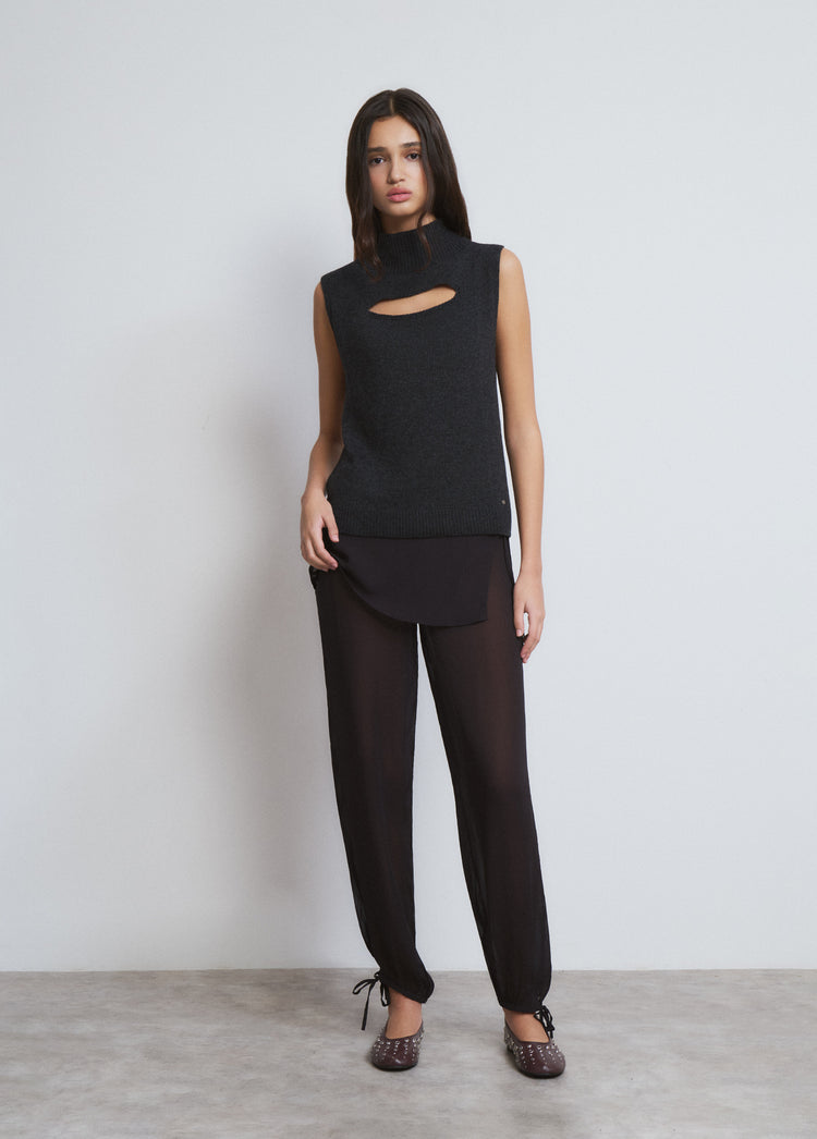 Cut-out top