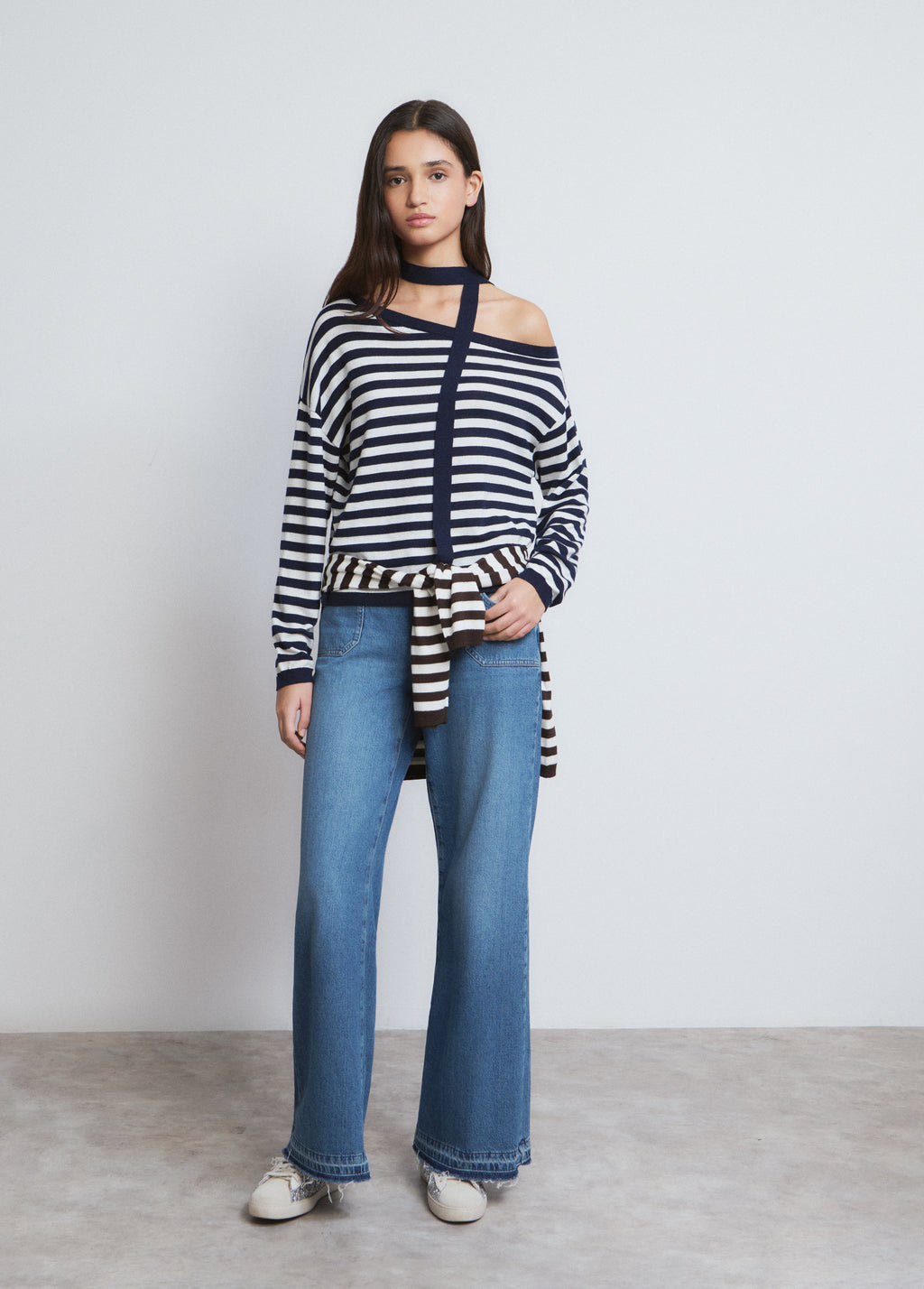Jersei asimètric de ratlles amb coll choker
