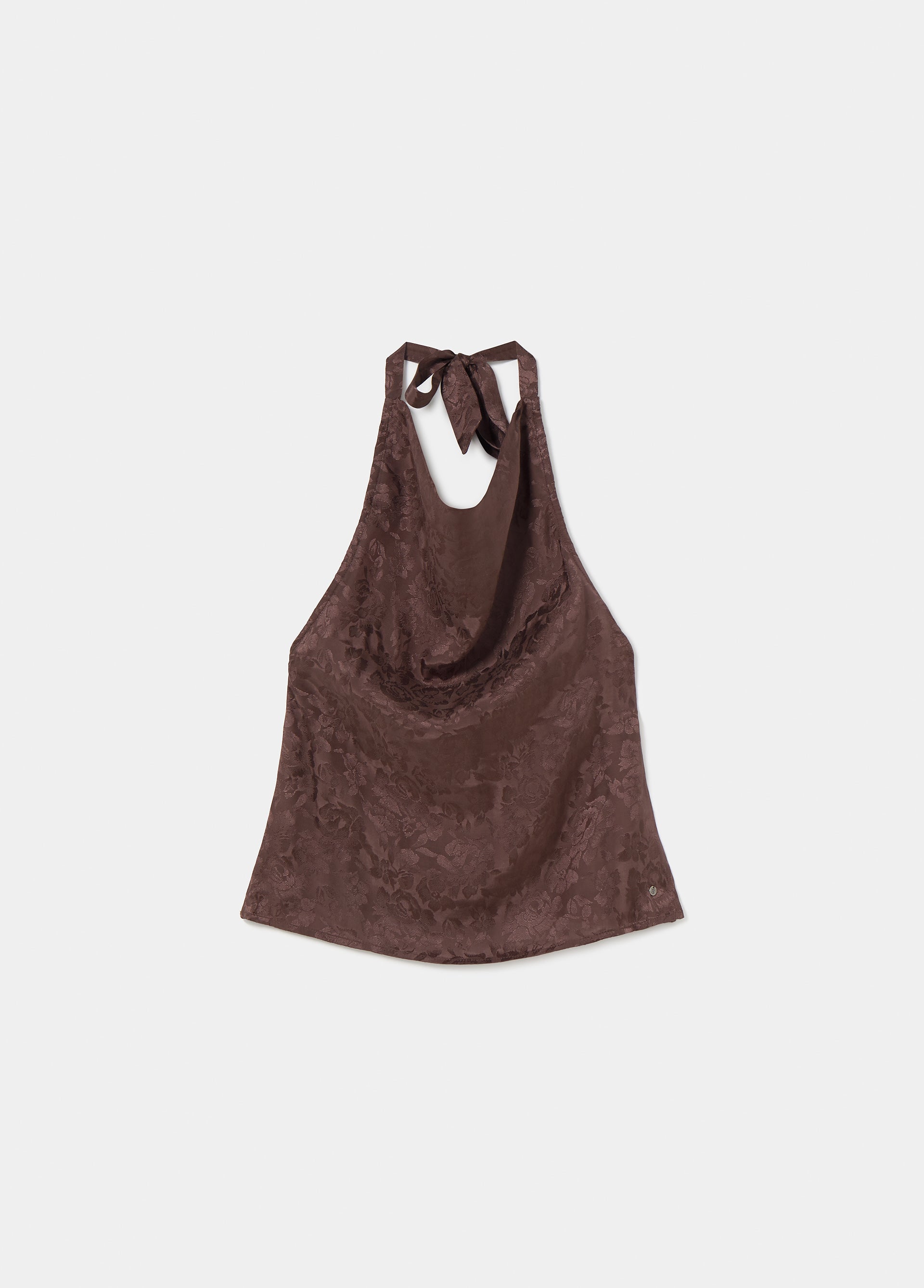 Top halter de tejido jacquard marrón lucido con caída fluida y detalles de flecos