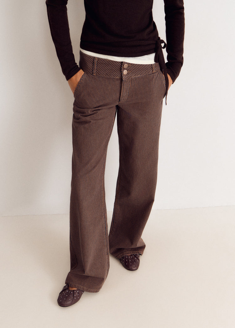 Wide-waist trousers