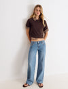 Jeans com tachas em forma de estrela