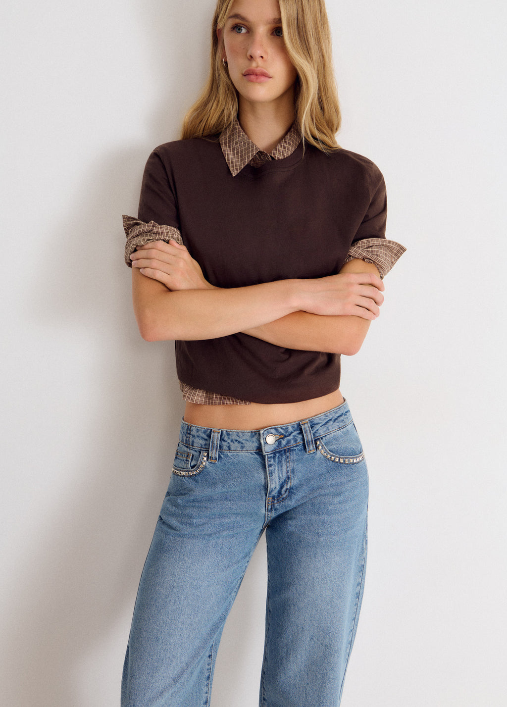 Jeans com tachas em forma de estrela