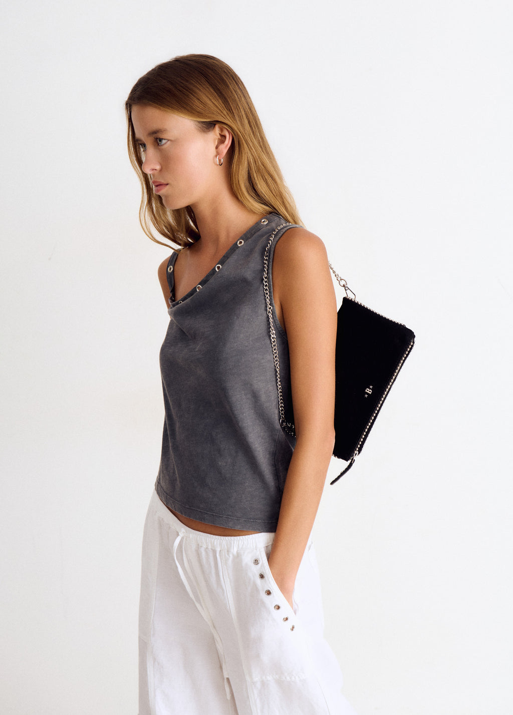 Bolso solapa bolitas serraje
