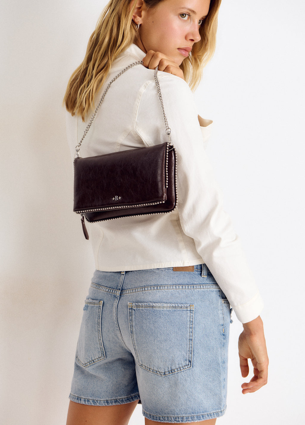 Bolso pequeño solapa bolitas
