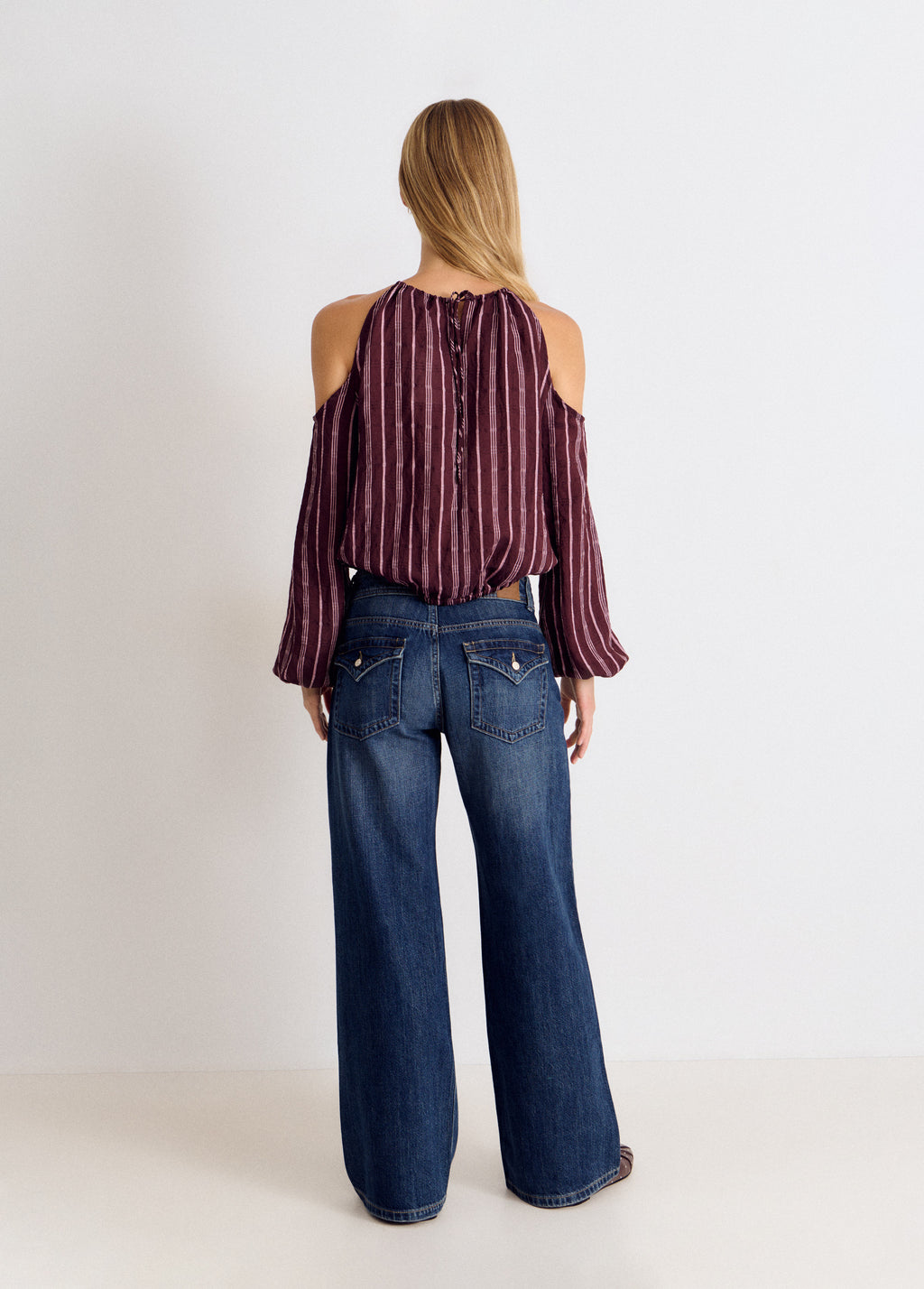 Langärmlige Bluse mit Cut-out-Details und Streifen
