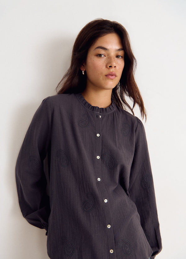 Blusa manga larga bordada