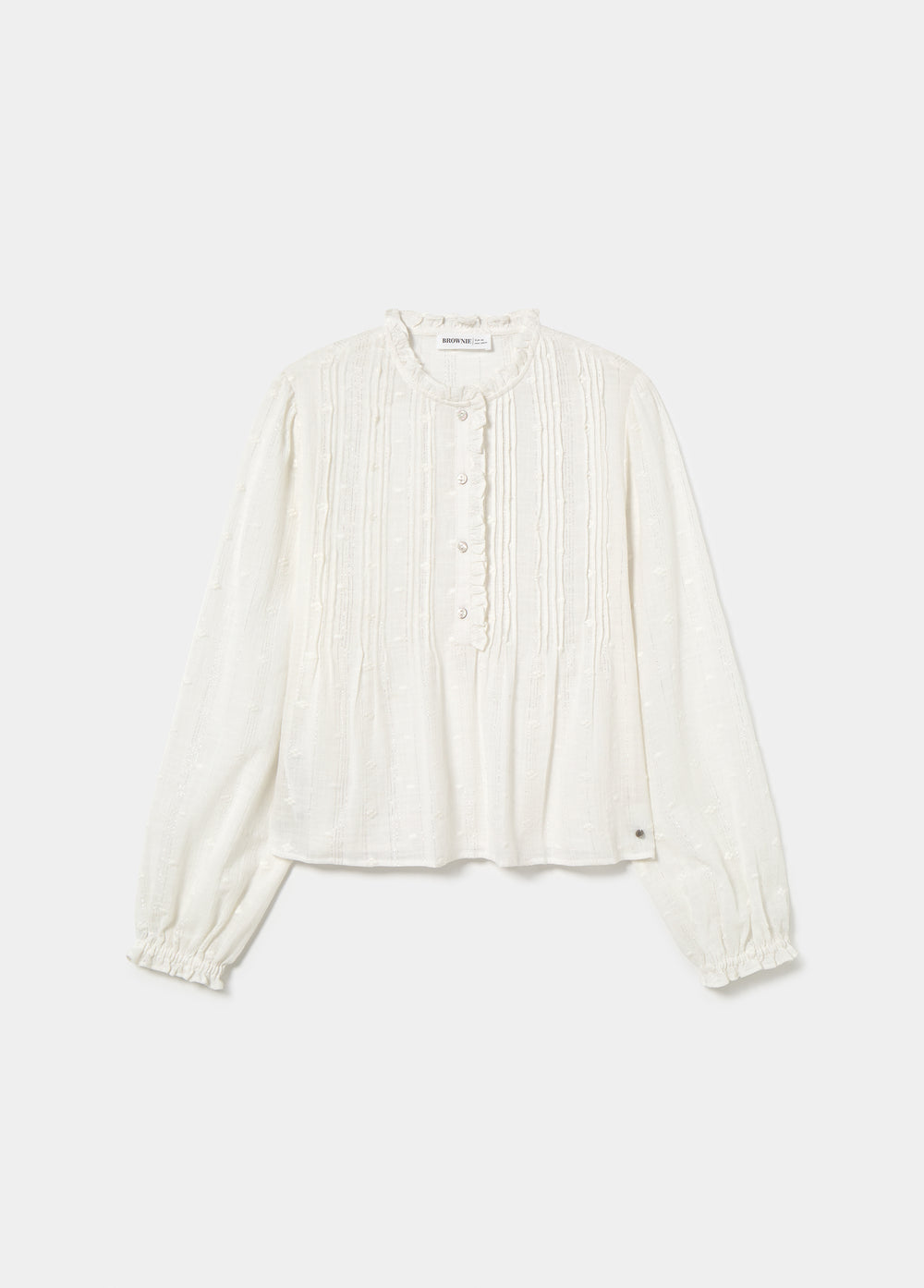 Blusa blanca de manga larga con jaretas y detalles lurex sobre modelo