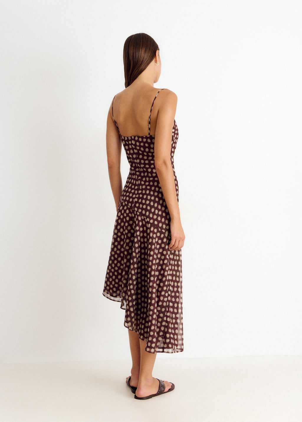 Langes Trägerkleid mit Tupfenmuster