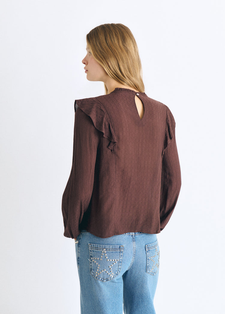 Blusa cuello caja volantes