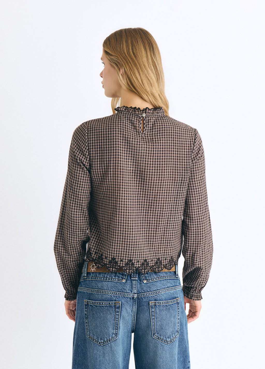 Blouse met ruitjes en geborduurde zoom