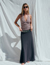Long skirt waist detail