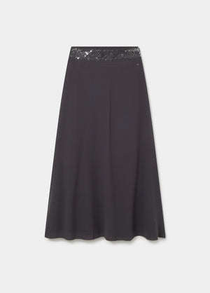Long skirt waist detail