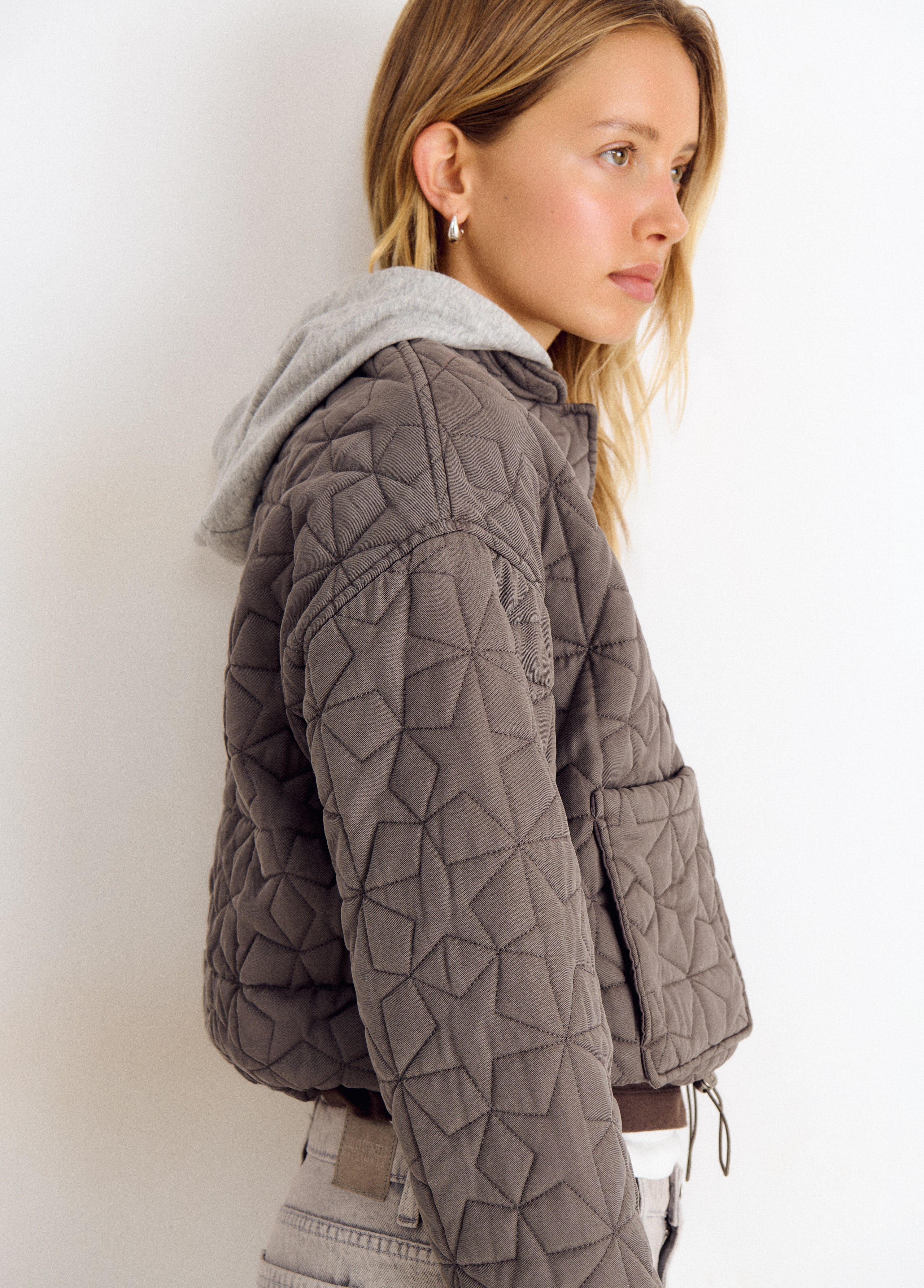 Washed-effect star and hooded jacket