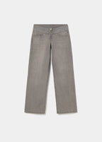 Jeans de corte recto en gris con cinturilla ancha decorada con tachas