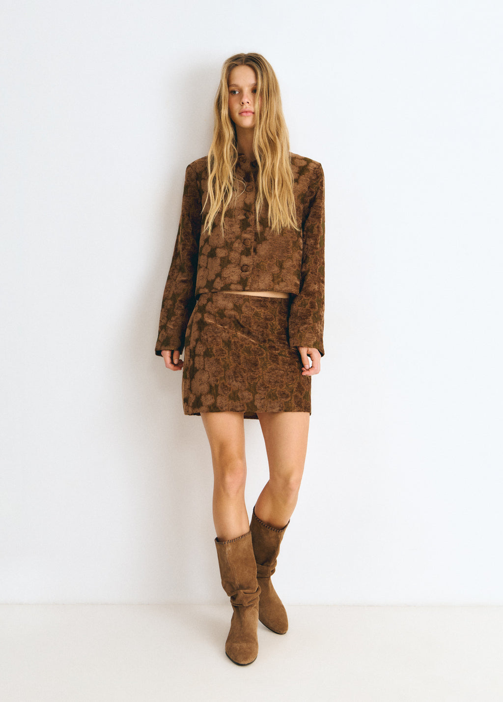 Slouchy boots with kitten heel