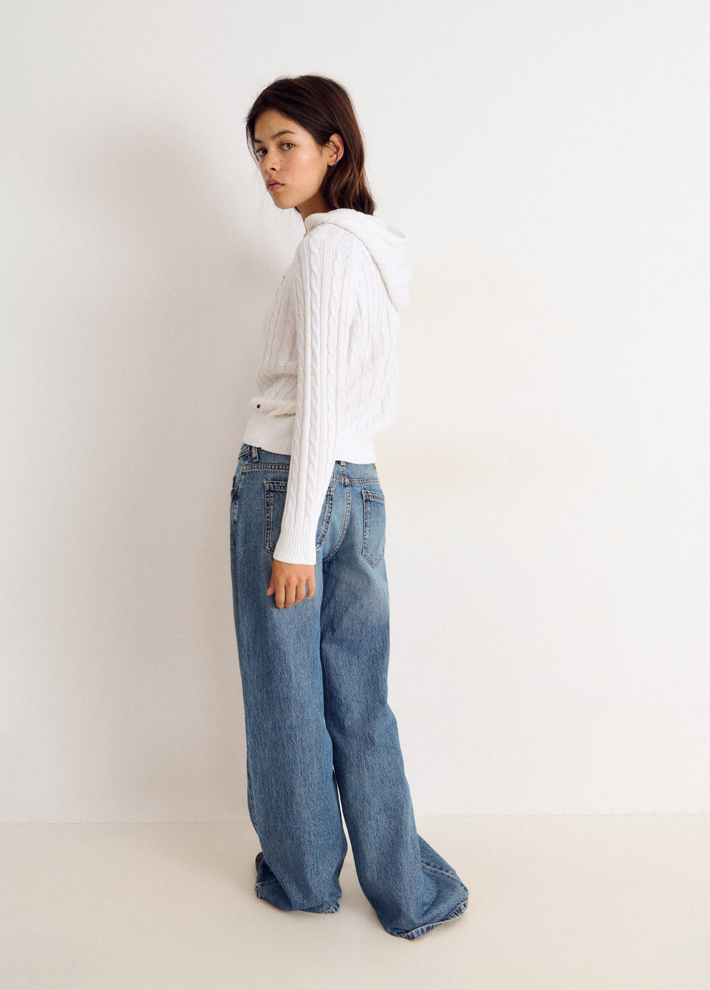 Zopfmuster-Pullover mit Stickerei