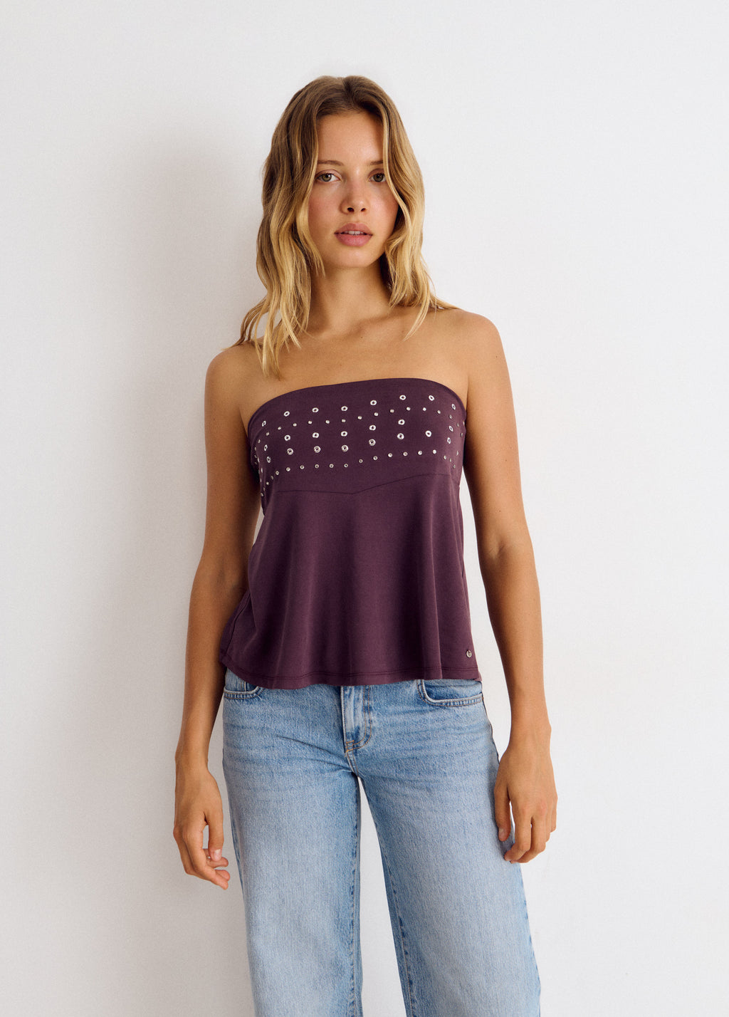 Top bandeau com tachas