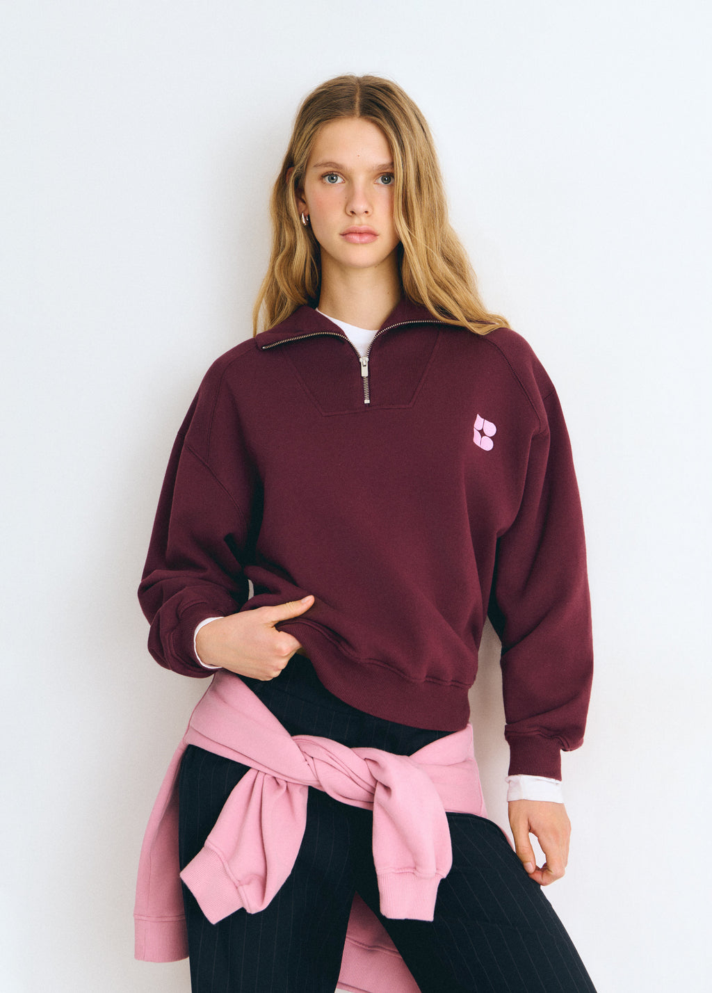 Sweat zippé avec logo brodé