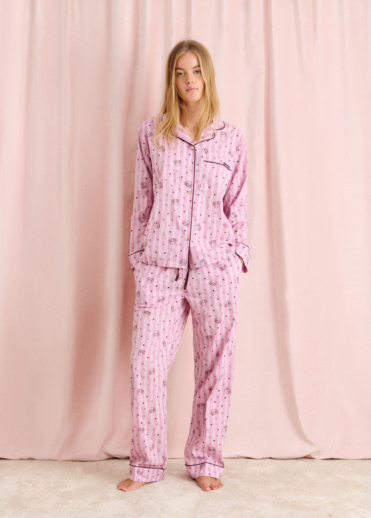 Gemusterter Pyjama