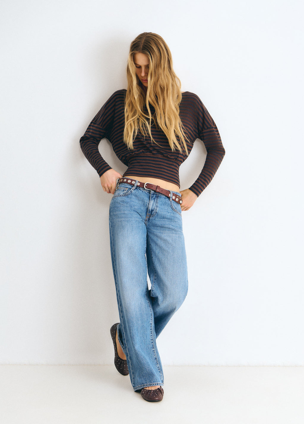 Fitted waist-length knitted striped T-shirt