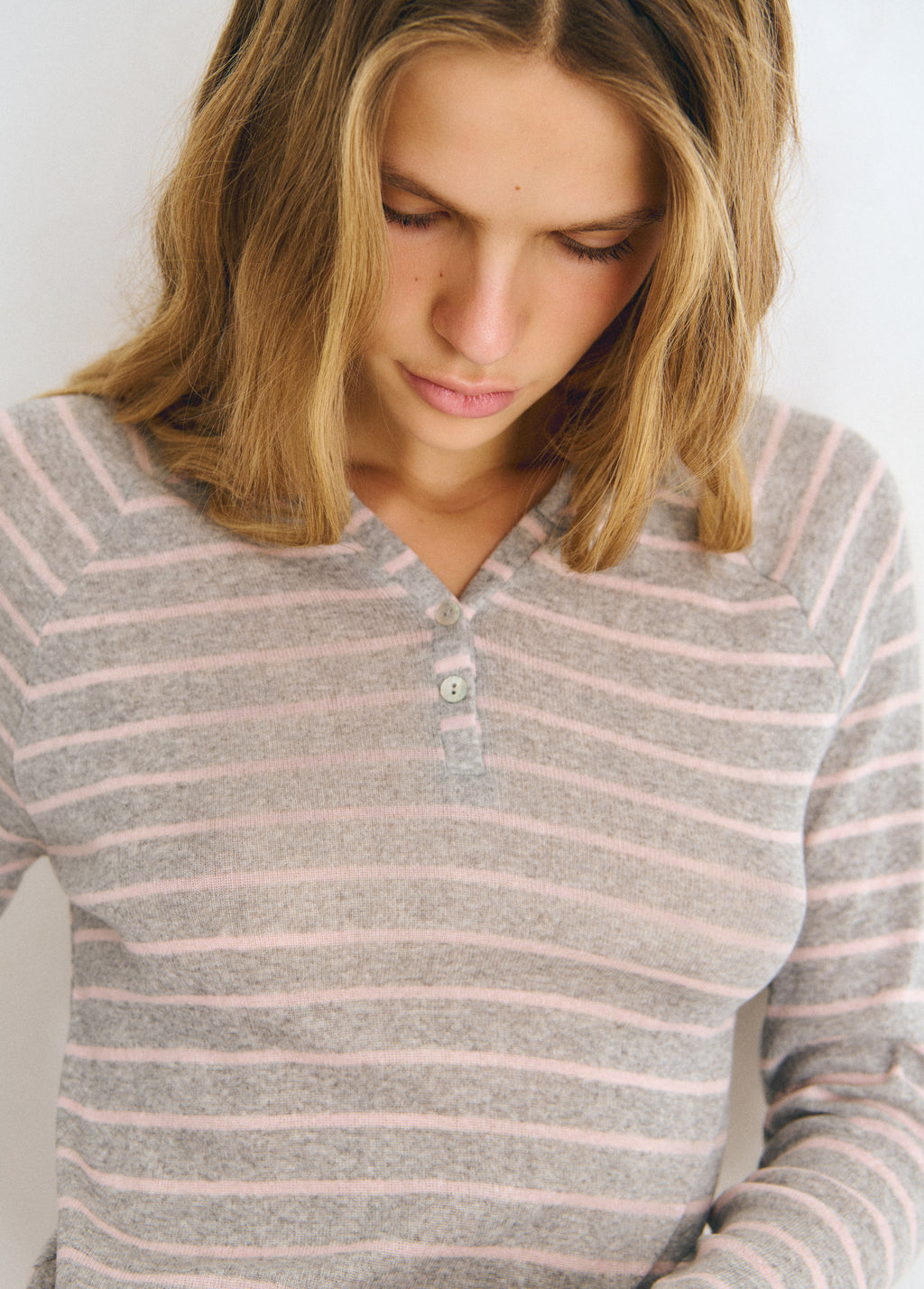 Camiseta rayas capucha