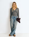 Fitted waist-neckline T-shirt