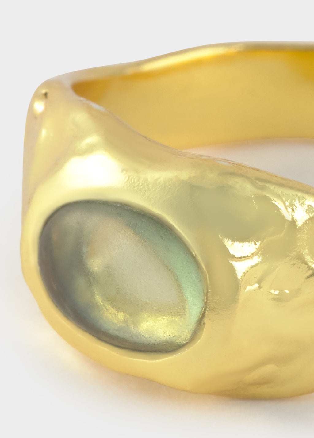 Anillo irregular piedra