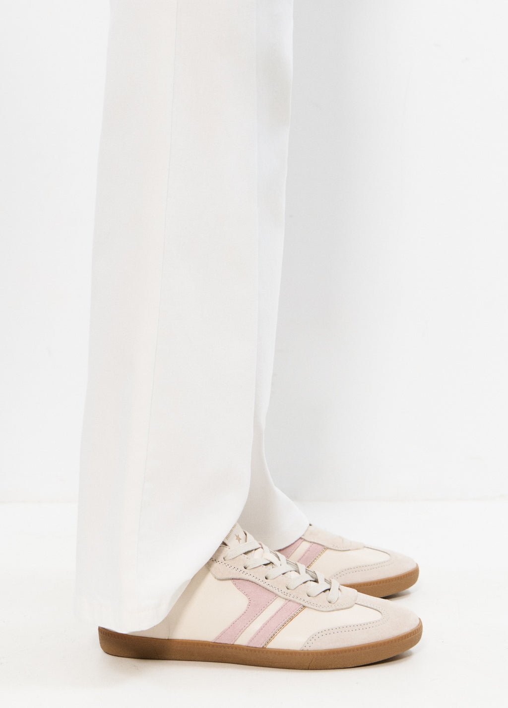 Panel sneakers