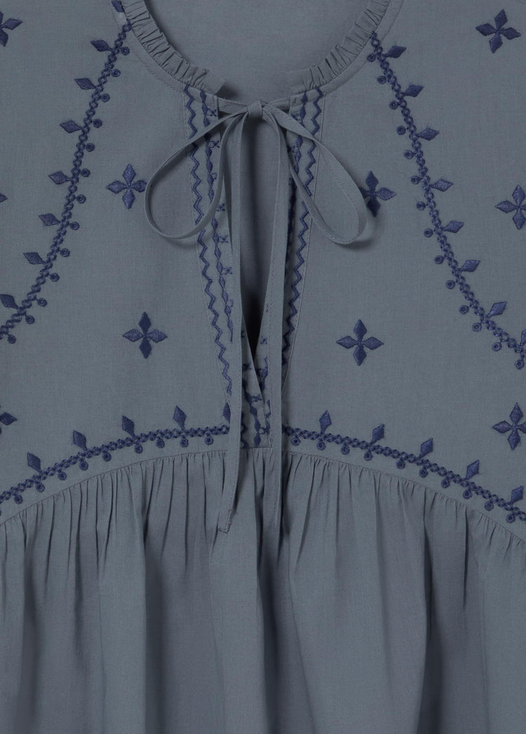Blusa ricamata