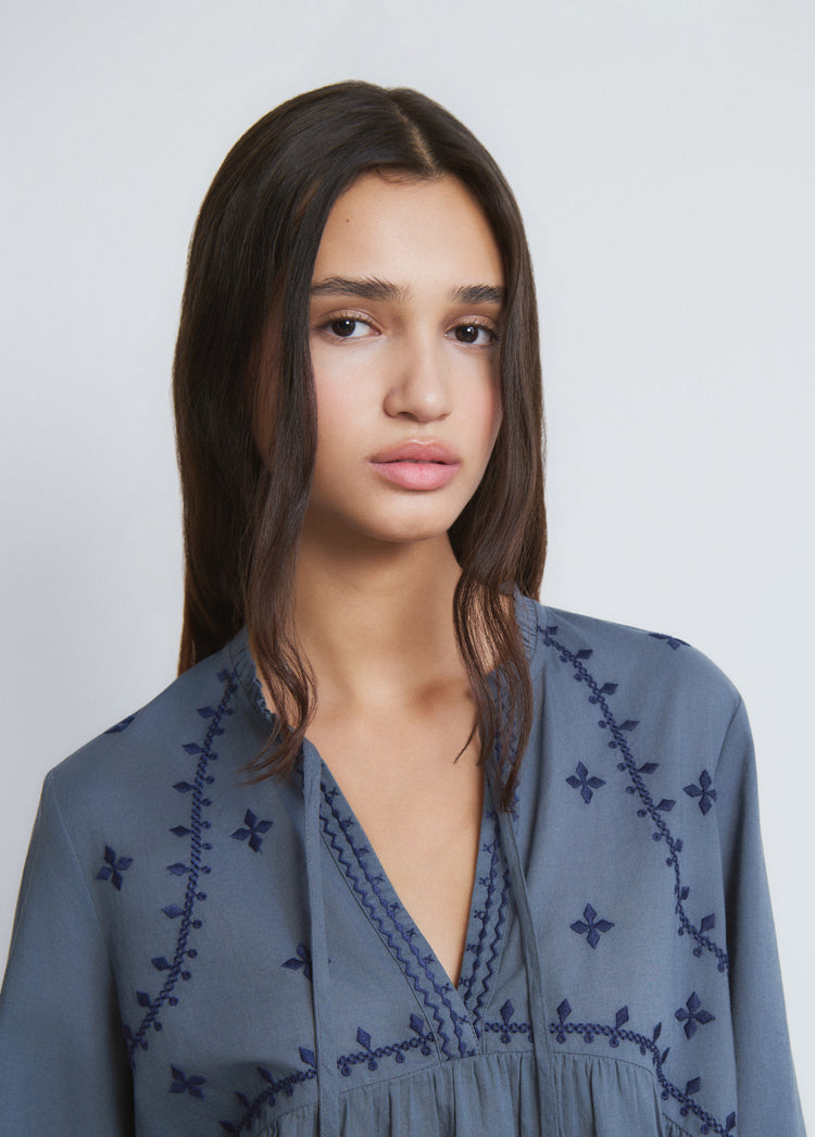 Blusa ricamata