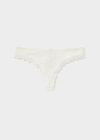 Tanga blanco de corte bajo con delicado encaje en los bordes