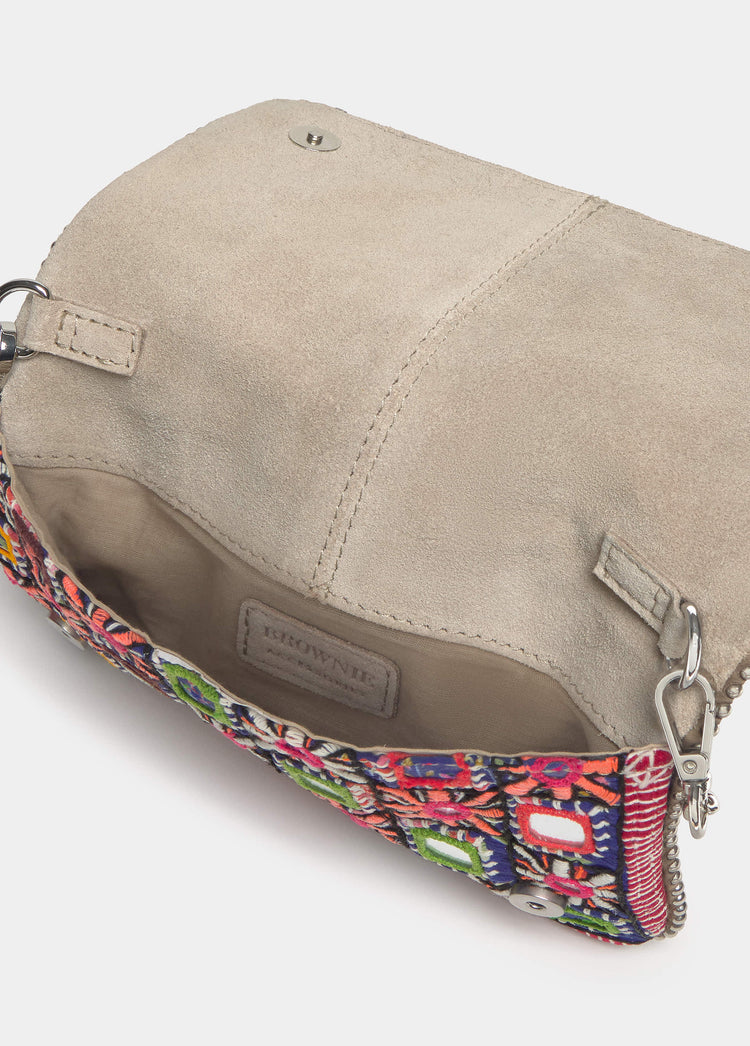 Tasche mit Klappe, Spiegeln und Perlen